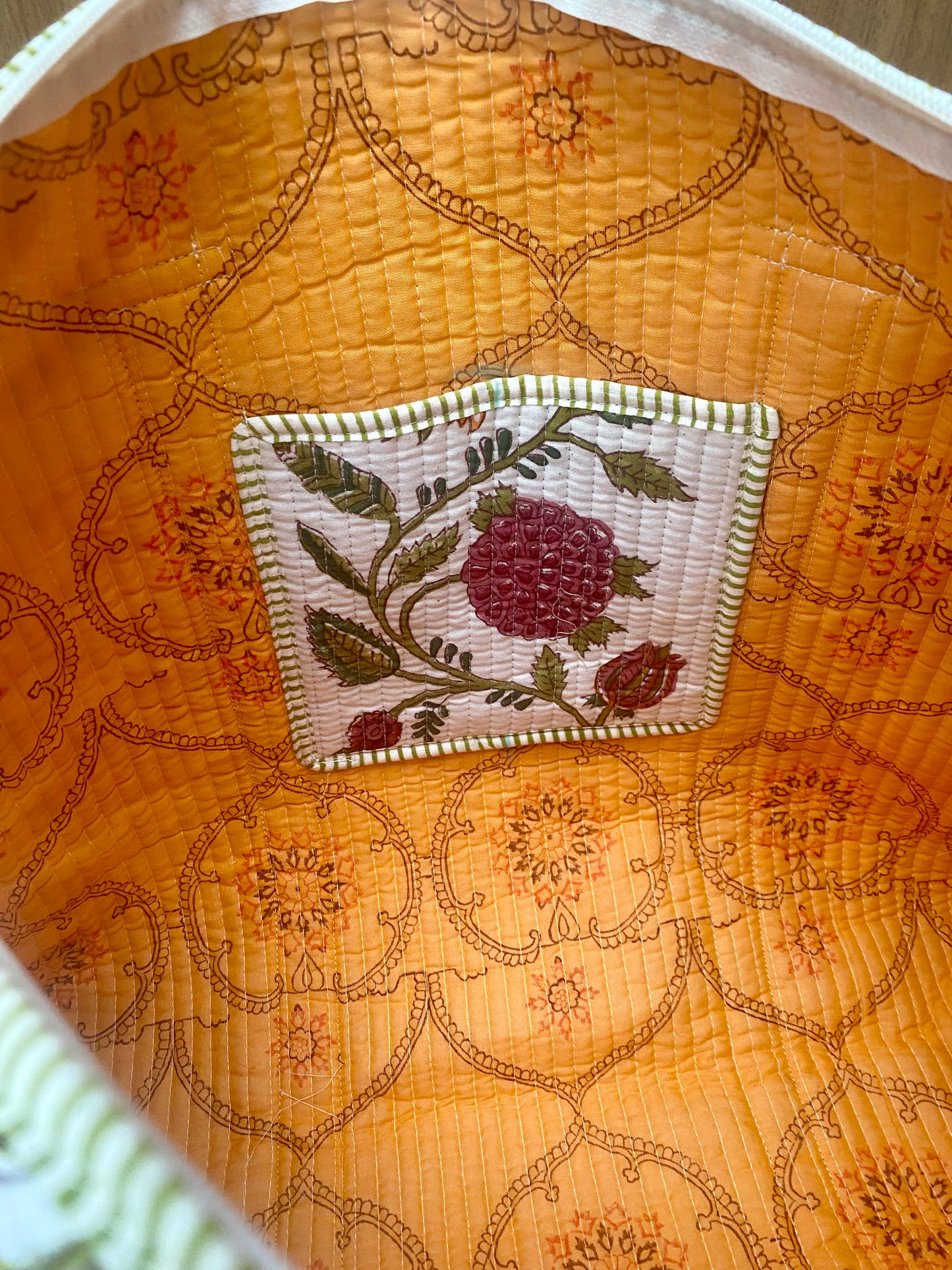 Tote bag flower string