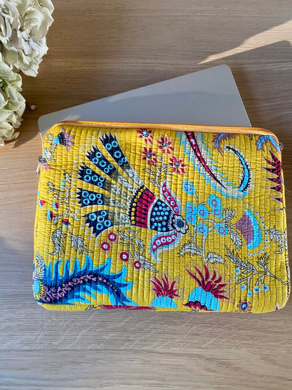 Laptophoes Geel 11-13 inch, Gewatteerd en Handgemaakt