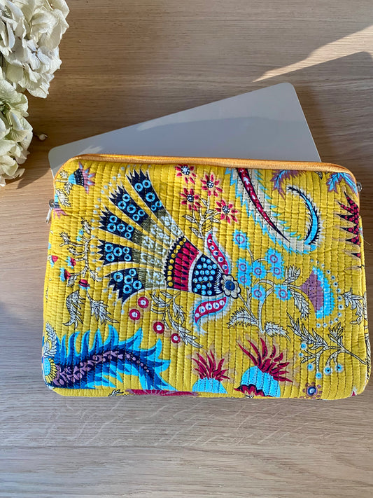 Laptophoes Geel 11-13 inch, Gewatteerd en Handgemaakt