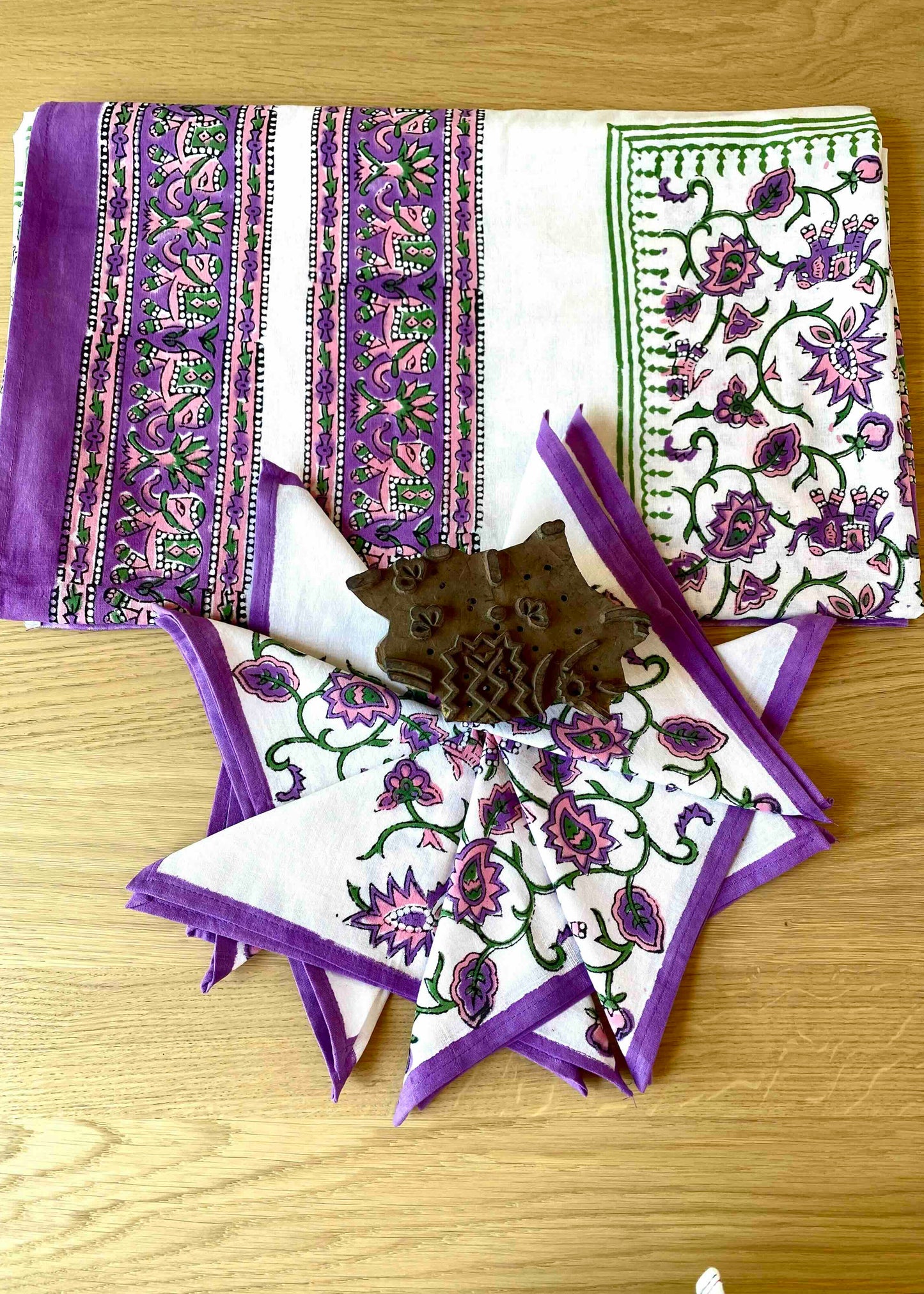 Tafelkleed Paars/Wit 100% Katoen 218x140 cm | Inclusief 6 Servetten (30x30 cm)