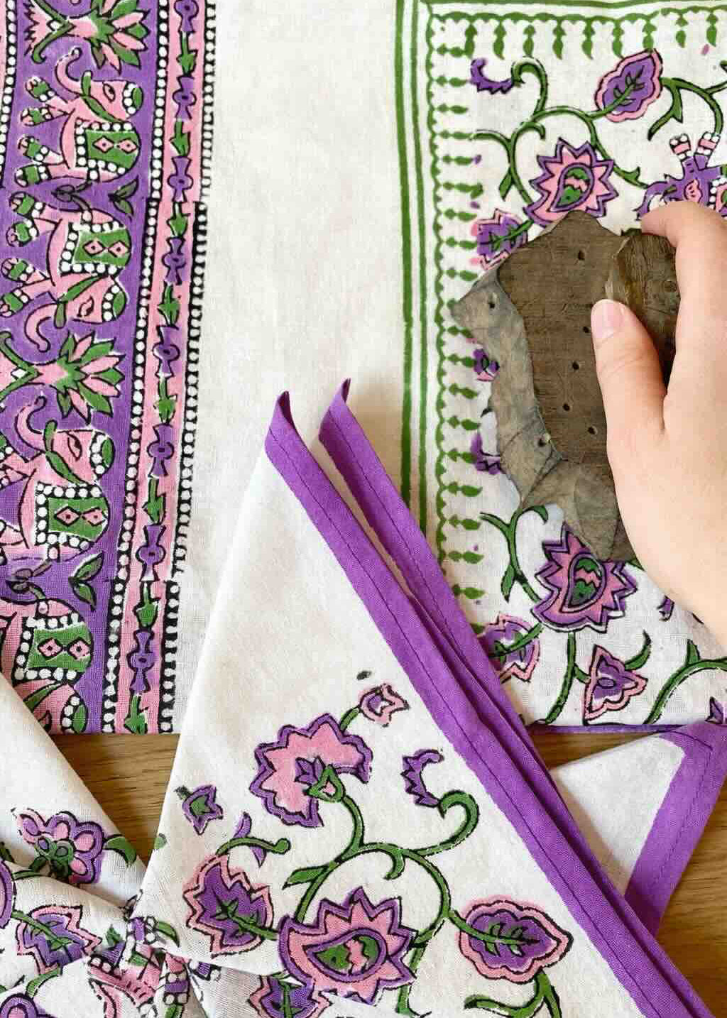 Tafelkleed Paars/Wit 100% Katoen 218x140 cm | Inclusief 6 Servetten (30x30 cm)