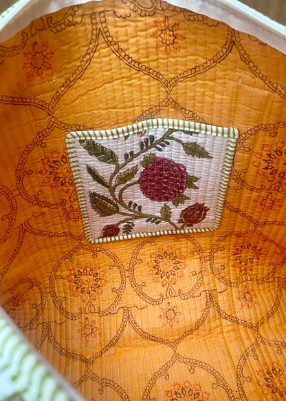 Tote bag flower string