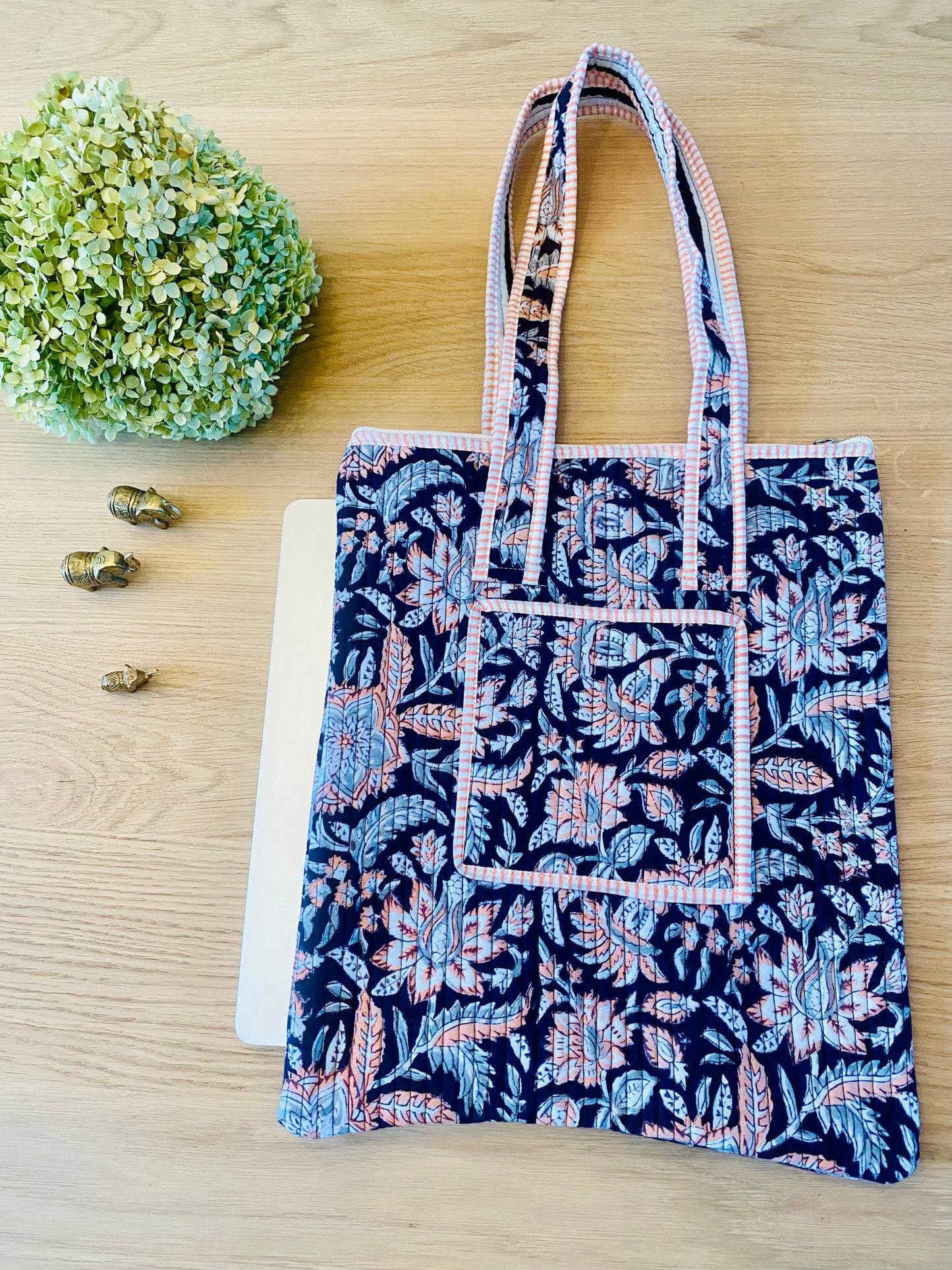 Laptoptas black floral