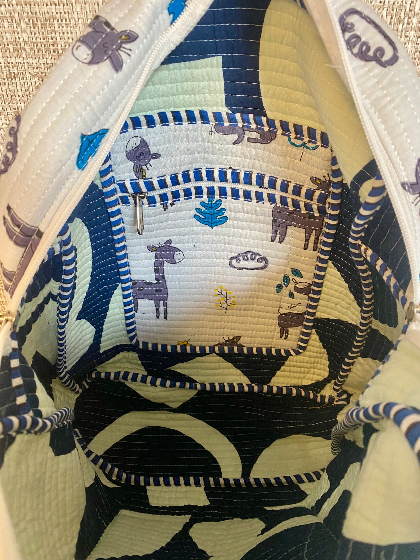 Lovely blue giraffe schoolbag kids
