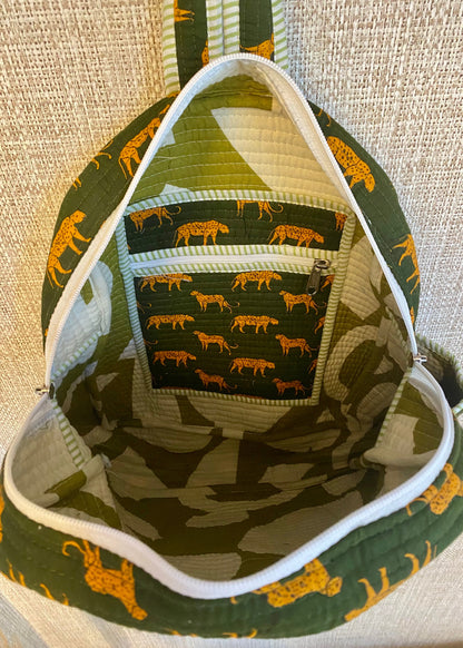 Stoere rugtas basisschool groene tijger