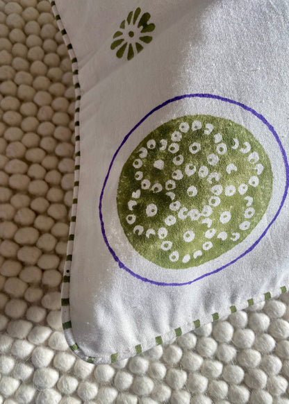 Katoenen kussen met groen/paarse bloemenprint - 40x40 cm