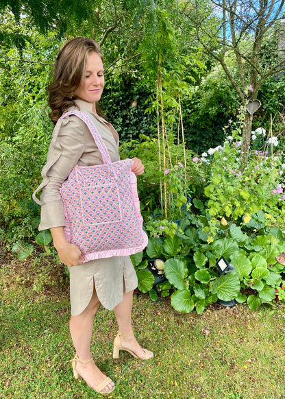 Gewatteerde laptoptas met volant peach