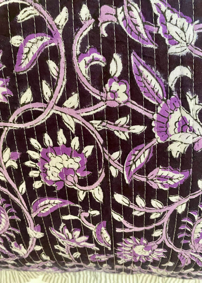 Gewatteerde laptoptas met volant donkerpaars lavendel