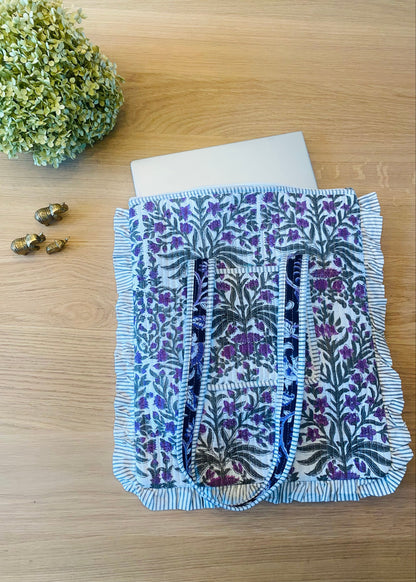 Gewatteerde laptoptas met volant lavendel