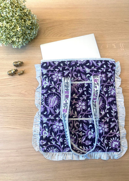 Gewatteerde laptoptas met volant donkerpaars lavendel