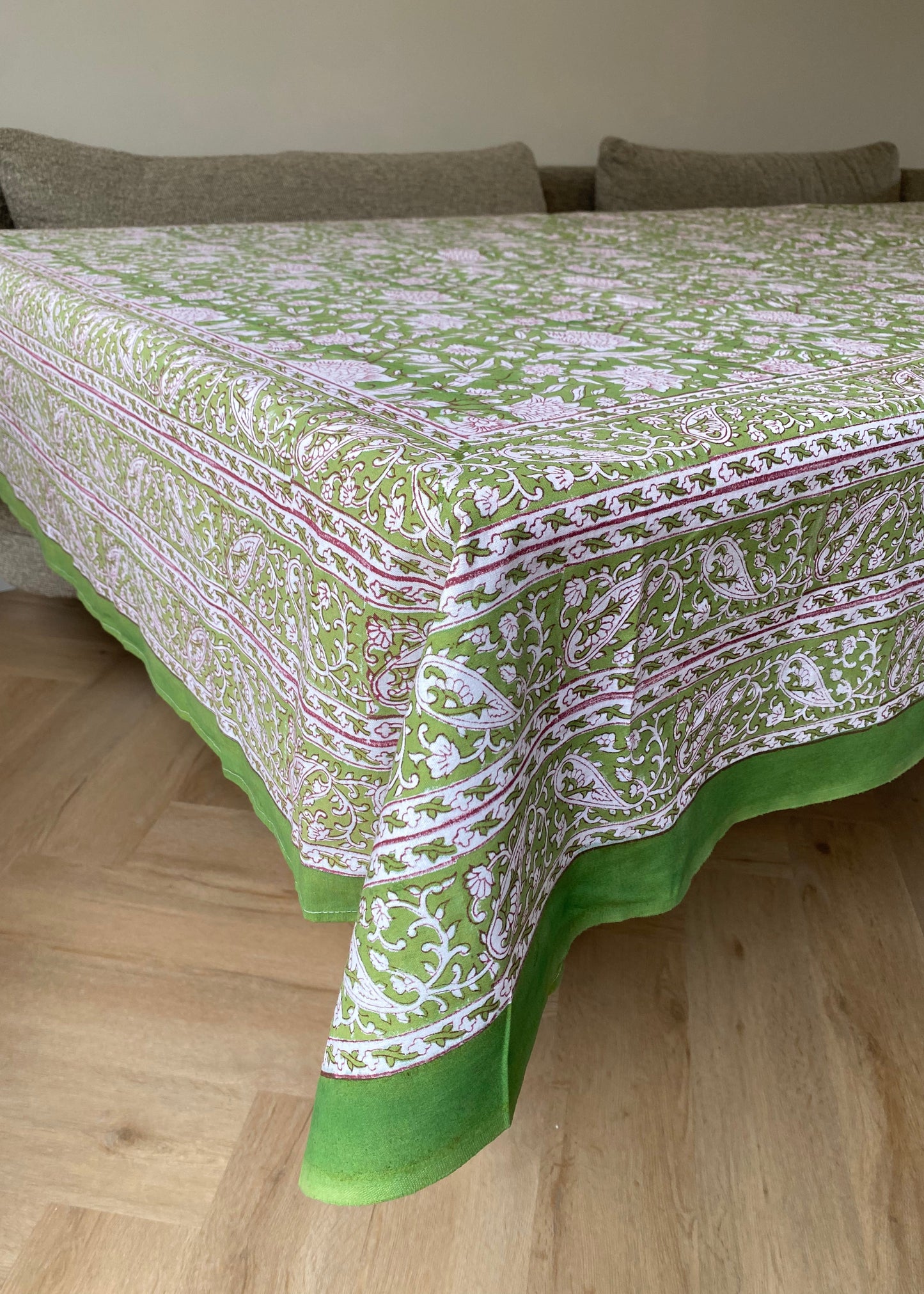 Tafelkleed handbestempeld green floral