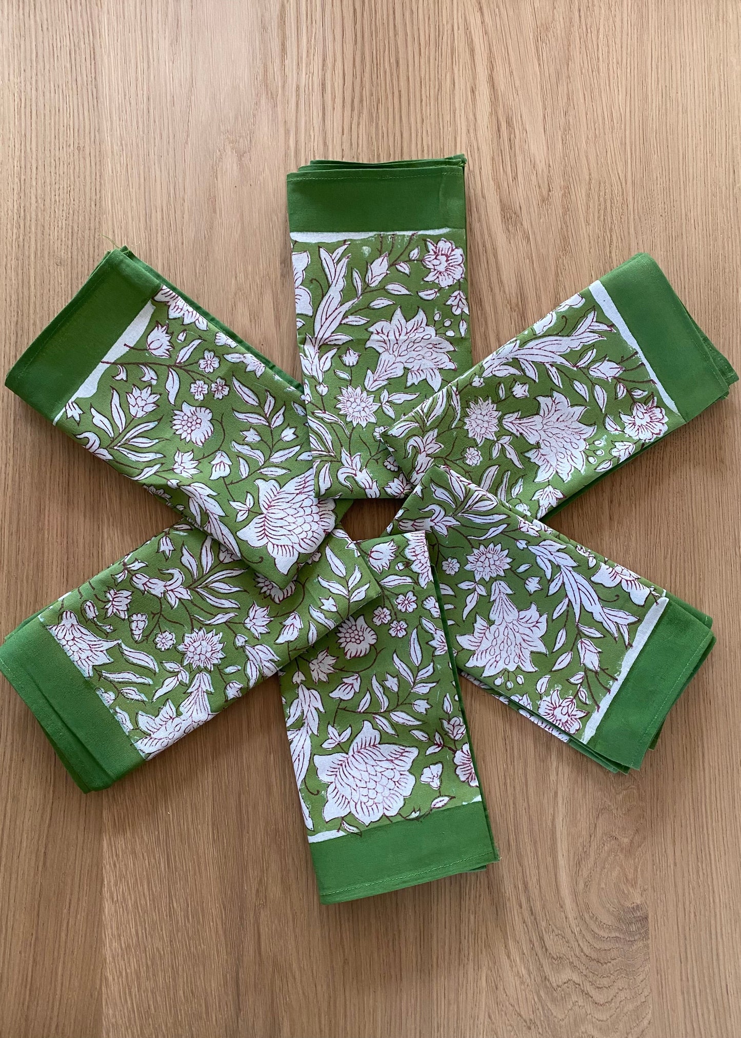 Tafelkleed handbestempeld green floral